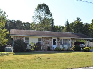 584 Hillcrest Dr, Crossville, TN 38555