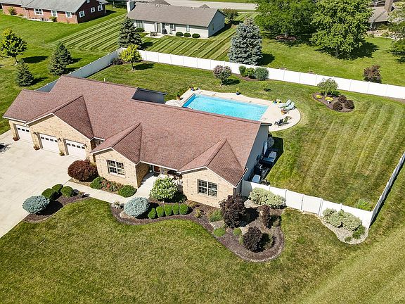 3rd image of 1019 Cadillac Dr