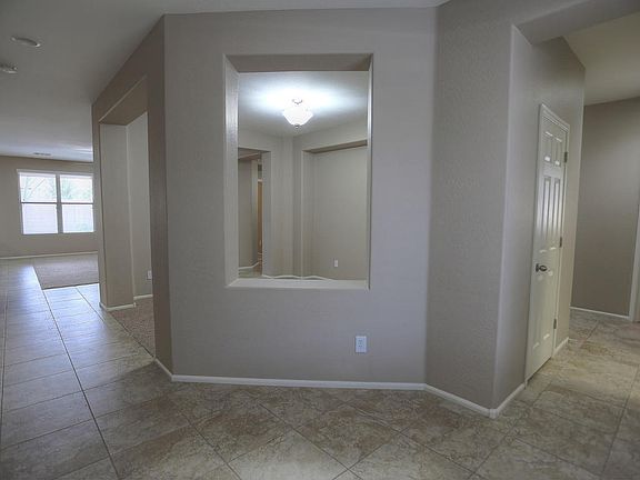 4th image of 1067 E Doral Ave