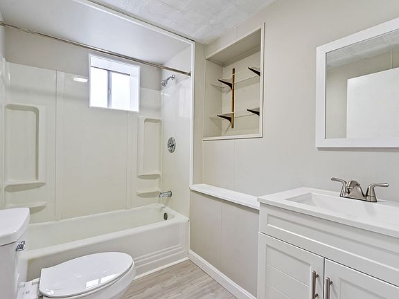 4th image of 139 Brightwood Ave Floor 1