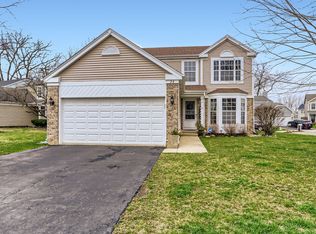 22 Wildflower Way, Streamwood, IL 60107