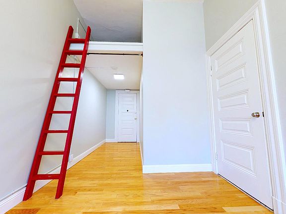 4th image of 837 Fillmore St #3