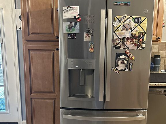 4th image of 2715 Estes Ln