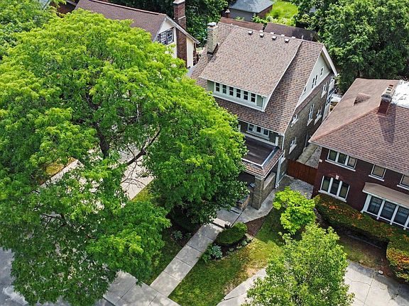 3rd image of 1485 Chicago Blvd
