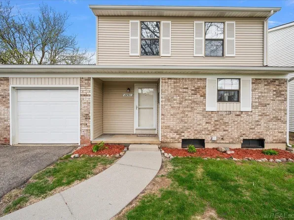 2891 Roundtree Dr #195, Troy, MI 48083