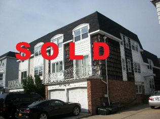 1538 215th St, Bayside, NY 11360