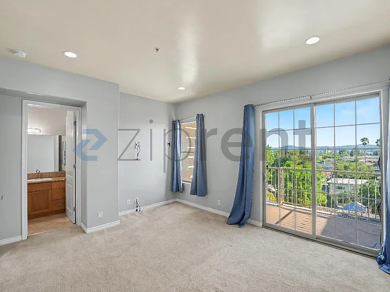 12042 Hart St #5 — Photo 13