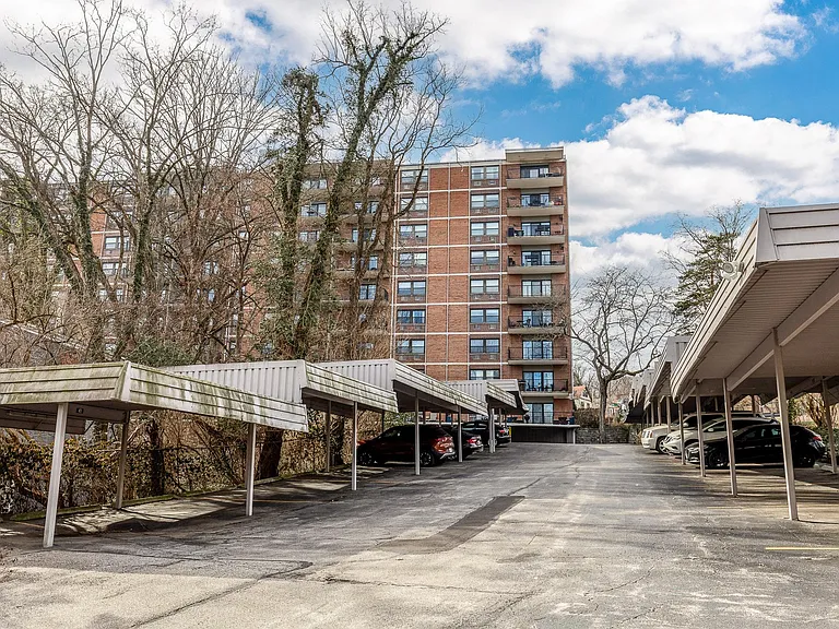 1815 William Howard Taft Rd #301 — Photo 11