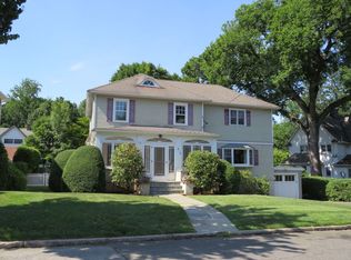 210 Villa Ave, Mamaroneck, NY 10543
