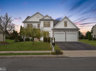 104 Dove Ct, Hummelstown, PA 17036