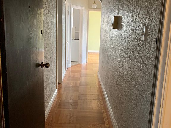 4th image of 1901 Beach St APT 6