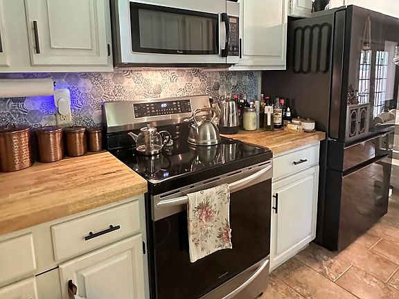 4th image of 1008 Leigh St