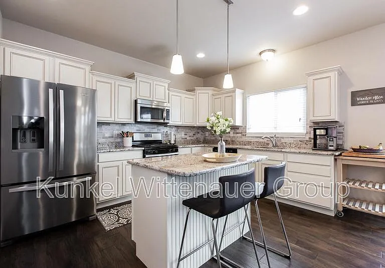 2724 Ambridge Dr — Photo 20