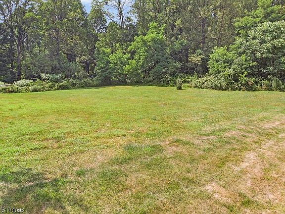 4th image of 60 Bissell Rd