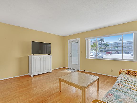 4th image of 101 Doolen Court #108