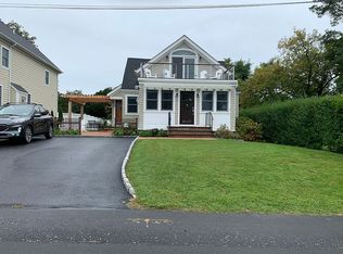 1175 2nd St, New Suffolk, NY 11956