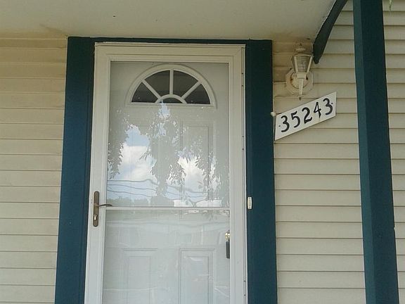 3rd image of 35243 Turner Dr