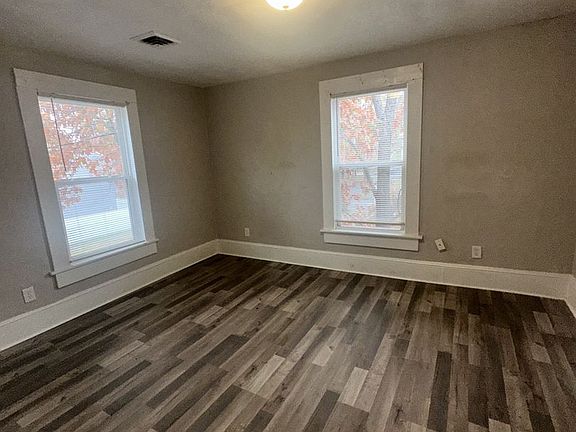 5th image of 632 Vermont Ave