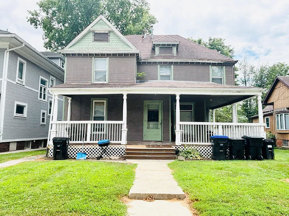 704 W. Mulberry