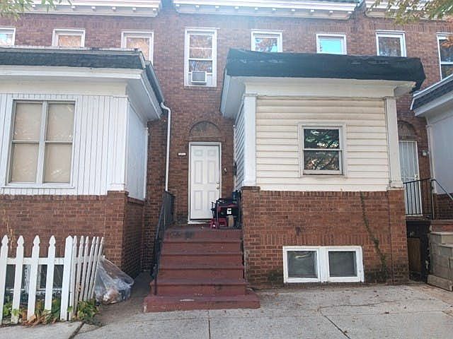 2nd image of 2625 Garrett Ave