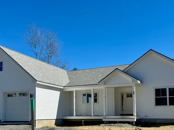 23 Forest Glen Lane, Topsham, ME 04086