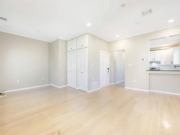 47 Carlton Avenue image 6 of 21