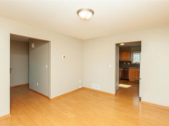 4th image of 5741 NW 92nd Ct