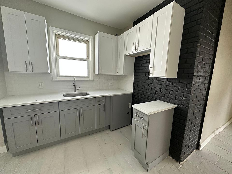 1st image of 899 S 19th St #1E