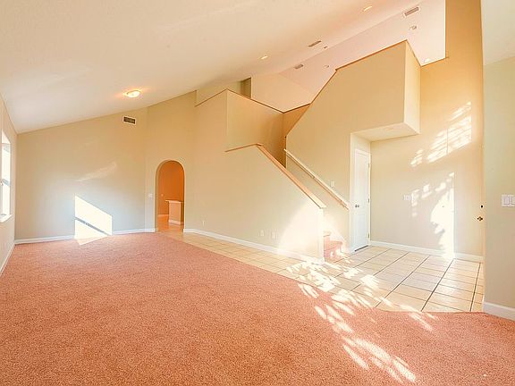 3rd image of 720 Sunset Lakes Dr