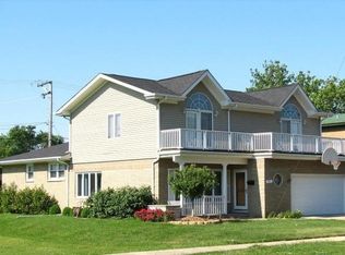 2811 W 91st St, Evergreen Park, IL 60805