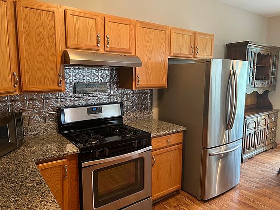 4th image of 17033 Mendota Dr