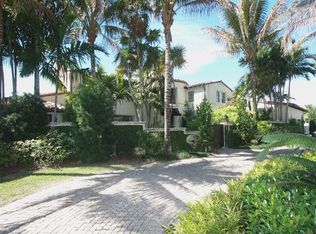 6400 Pine Tree Drive Cir, Miami Beach, FL 33141