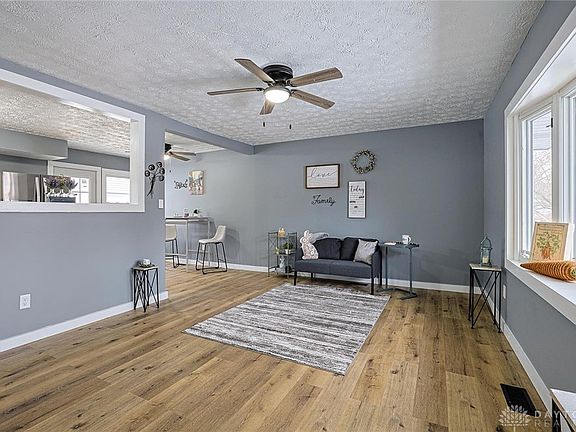 4th image of 389 N Garber Dr