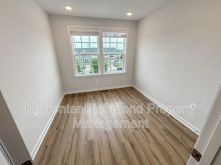 1404 Whitehurst Way — Photo 21
