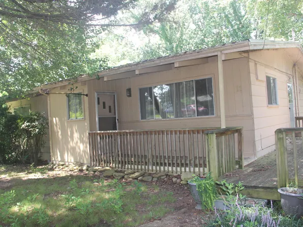 11 Gail Cir, Rossville, GA 30741