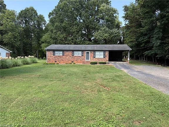 3rd image of 120 Brier Creek Rd