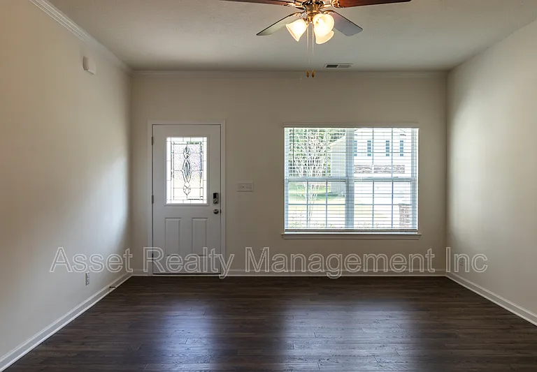 4831 Birchcrest Ln — Photo 7