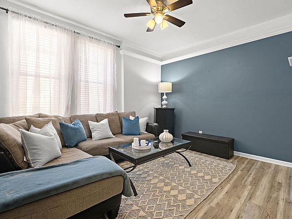 3rd image of 423 Jefferson St APT 7