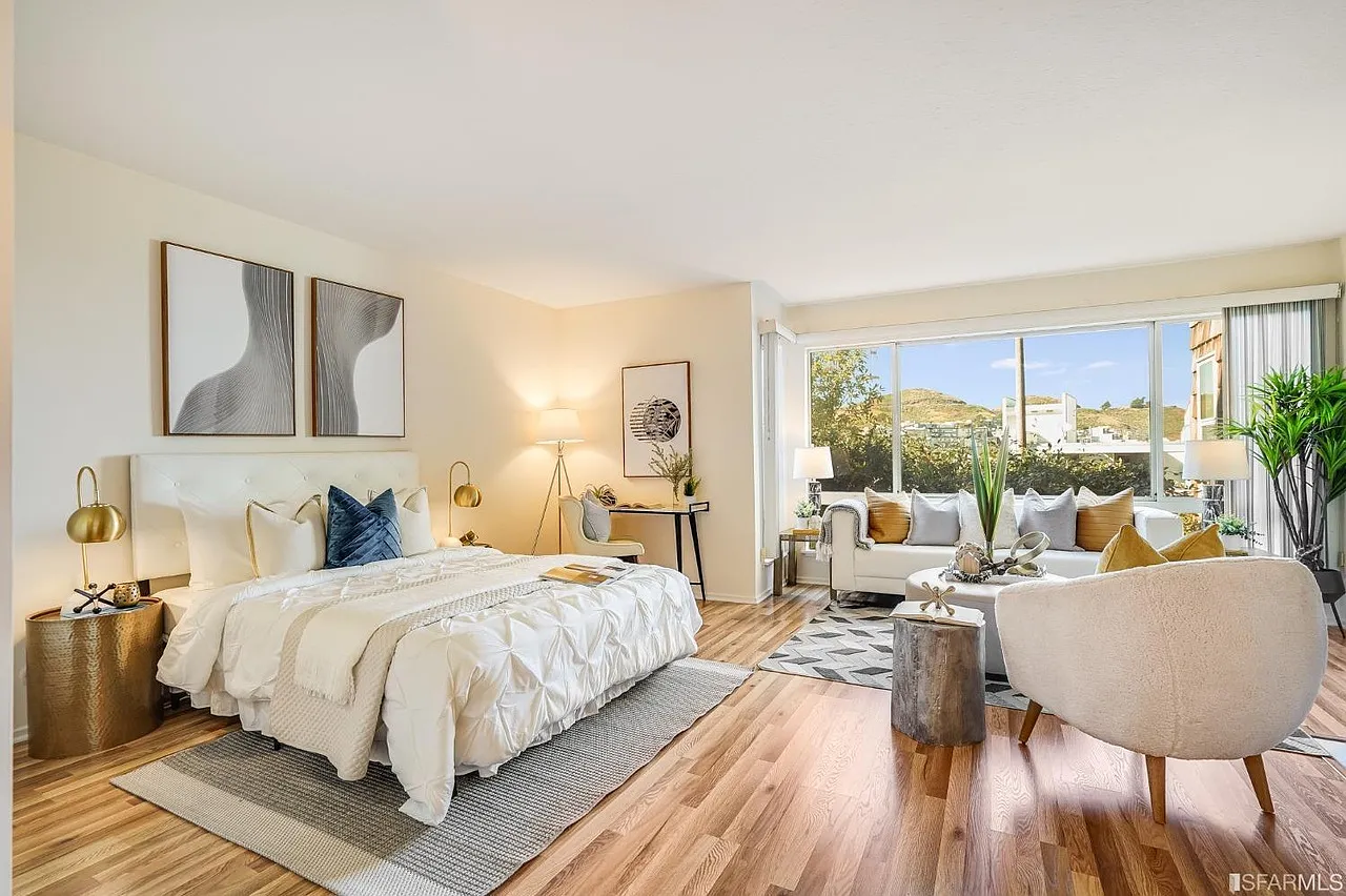 Studio, 592 sqft, $4,300 — Photo 1