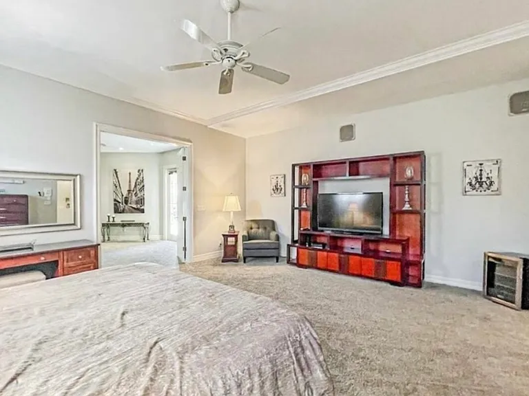212 Silverado Dr — Photo 27