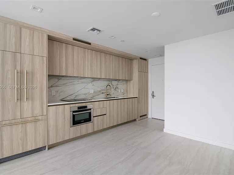 77 SE 5th St #4208 — Photo 9