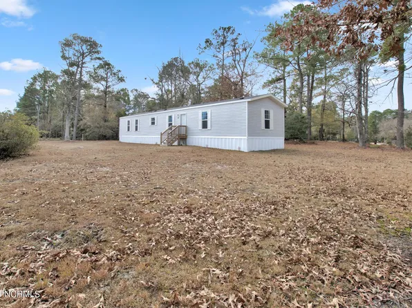 402 Pond View Circle, Hampstead, NC 28443