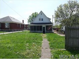 4th image of 612 Broadway Ave