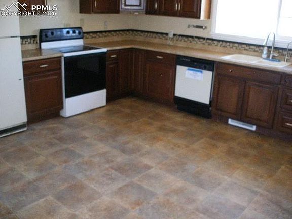 5th image of 1209 Rosemont Dr