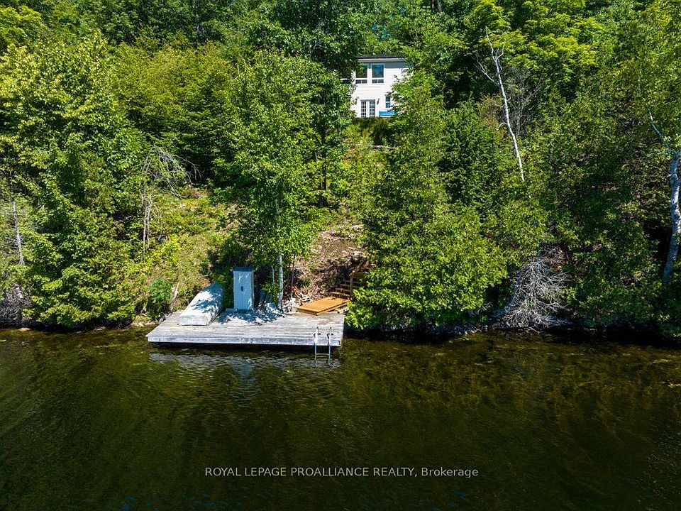 1st image of 1076 Valley Ln