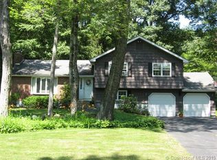 162 Lakeshore Dr, New Hartford, CT 06057
