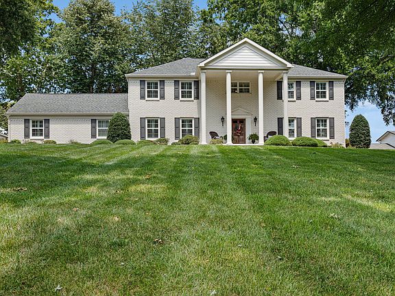 3rd image of 2235 Harris Cir NW