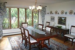 3rd image of 32 Ravenswood Ln