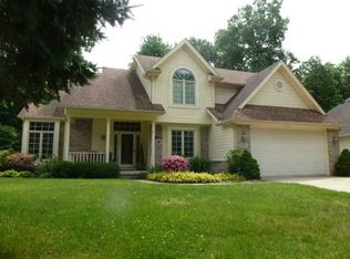 1913 Thousand Oaks Dr, Toledo, OH