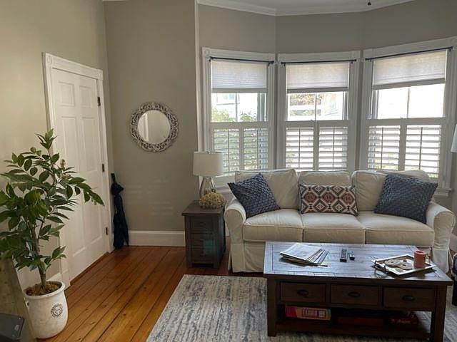 living room.